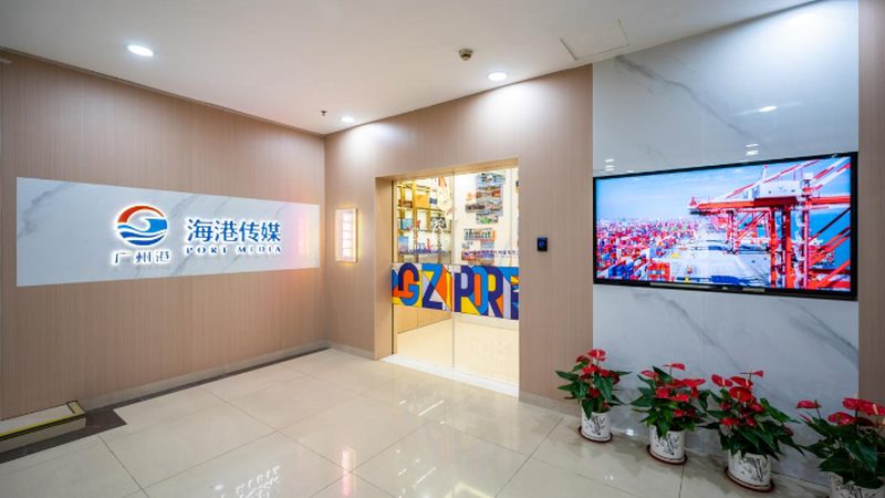 特种纸与烫金工艺：VI设计价格差异的核心秘密